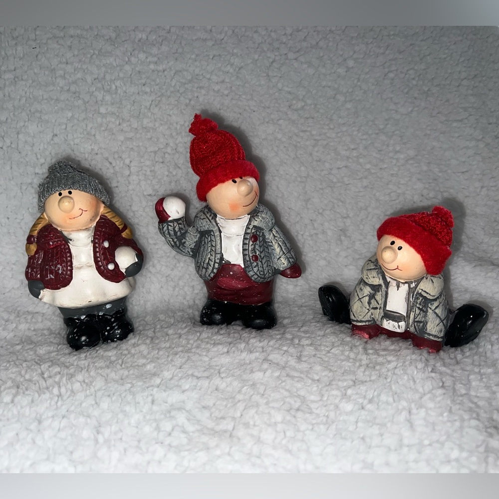 RARE find Country Cousins figurines.